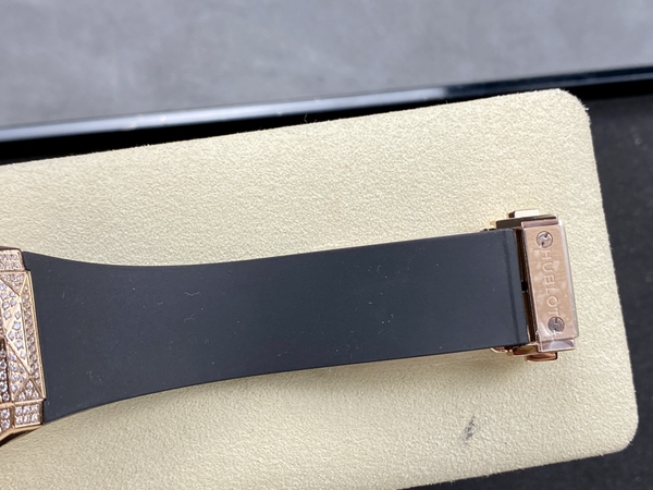 ウブロコピー時計角部分ディテール